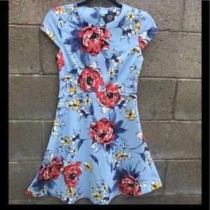 Vince Camuto Light Blue Dress Floral Dress, Size 8